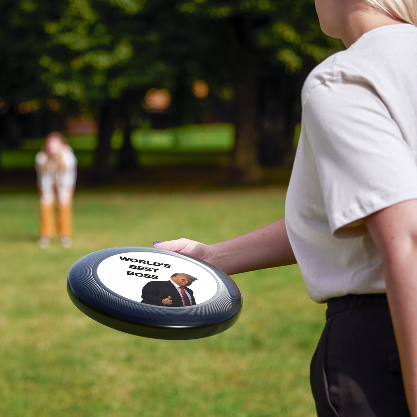 World's Best Boss Frisbee - Fun Outdoor Toy for Friends & Family